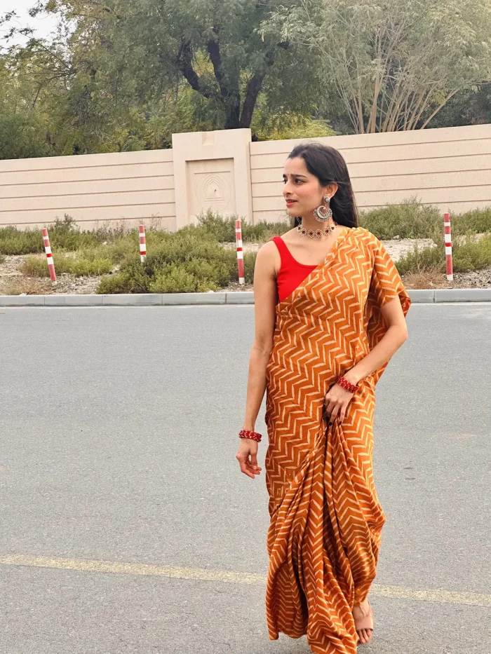 IMG_0584 Outdoor portrait showing the mustard zigzag saree drape