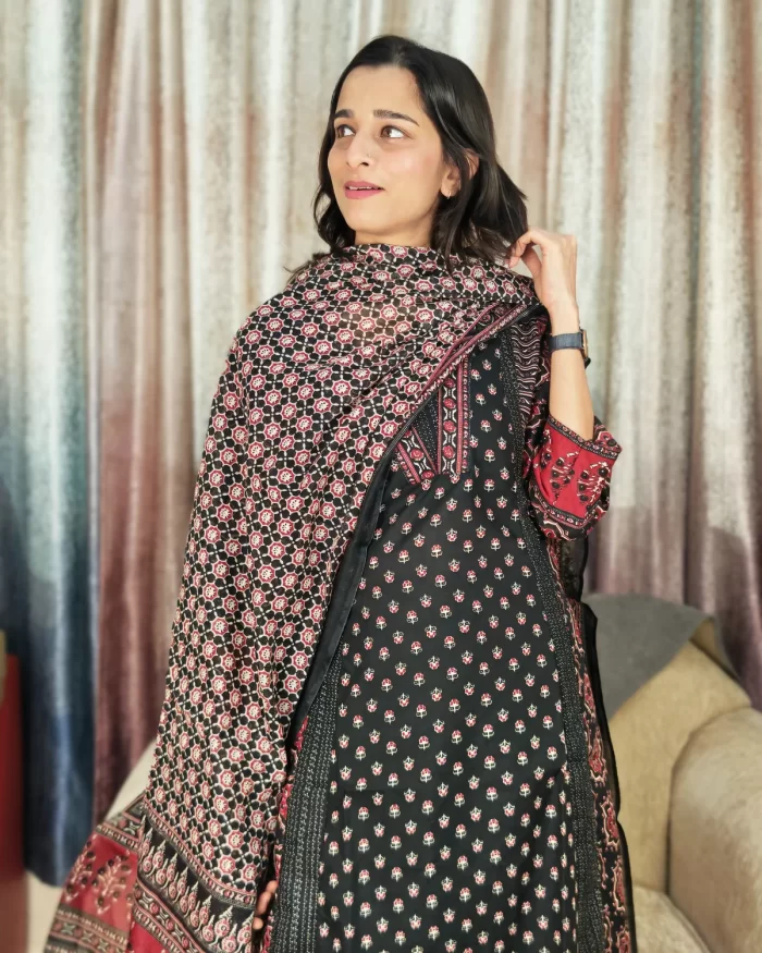 Women's black ethnic kurta set with Ajrakh-inspired design