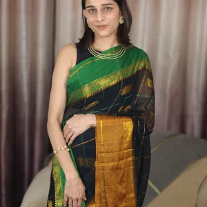 Kanchipuram Mul Cotton Saree Black & Green close-up with gold-toned border